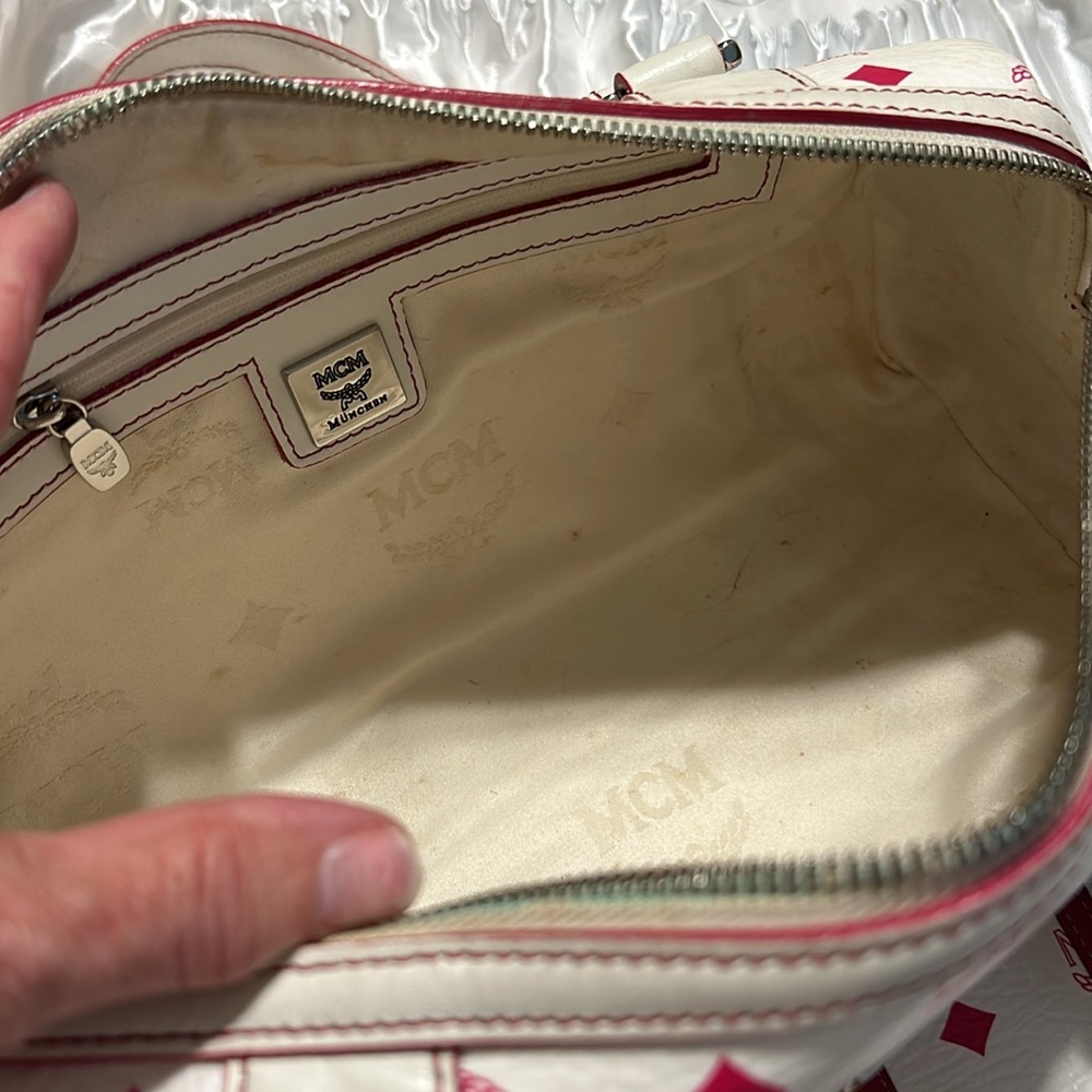 MCM White and Pink Shoulder Bag with MCM wallet. - Picture 8 of 15